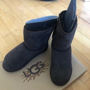 NWT CHOCOLATE UGGS (Youth)